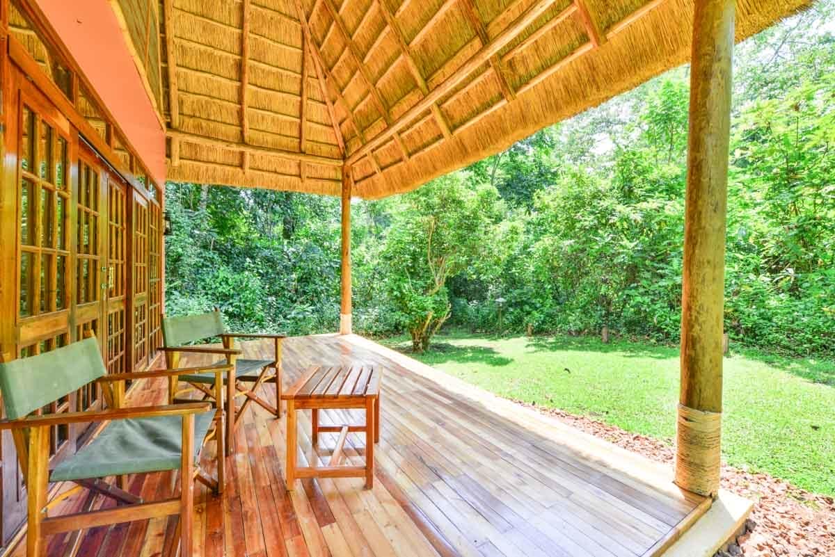 Luxury-Cottage-deck
