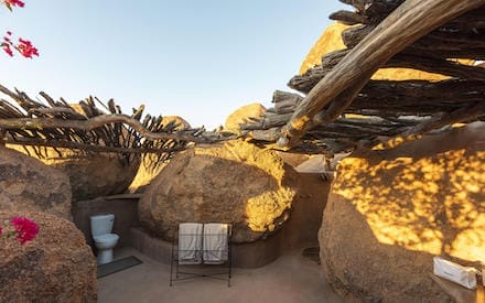 Namibia_Camp_Kipwe_bathroom_440x278