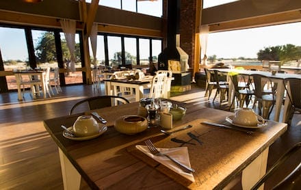 Namibia_Kalahari_anib_dining2_440x278