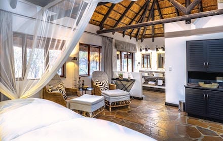 Namibia_Mushara_bungalow_interior2_440x278