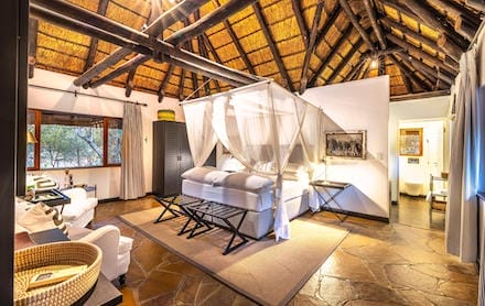 Namibia_Mushara_bungalow_interior3_440x278