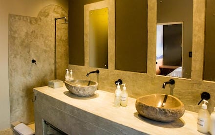 Namibia_Olive_Grove_standard_bathroom_440x278
