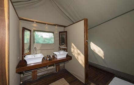 Namibia_OngavaTentedCamp_bathroom_440x278