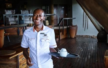 Namibia_Ongava_Lodge_waiter_440x278