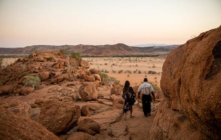 Namibia_Twyfelfontein_Adventure_Camp_excursion3_440x278