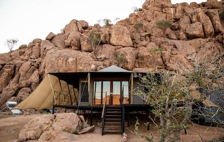Namibia_Twyfelfontein_Adventure_Camp_premiumtent2_440x278