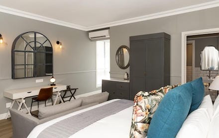 Namibia_Weinberg_Upper_Level_Courtyard_Room_440x278