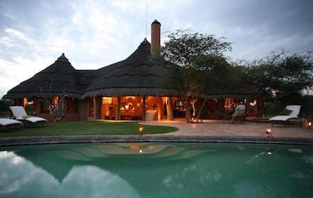 Namibia_okonjima_bush_suite_pool440x278