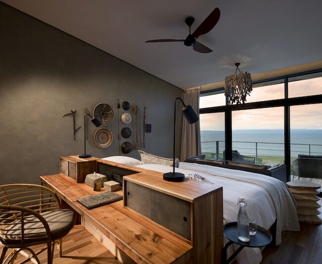 Zimbabwe_BumiHills_luxuryroomview_800x534