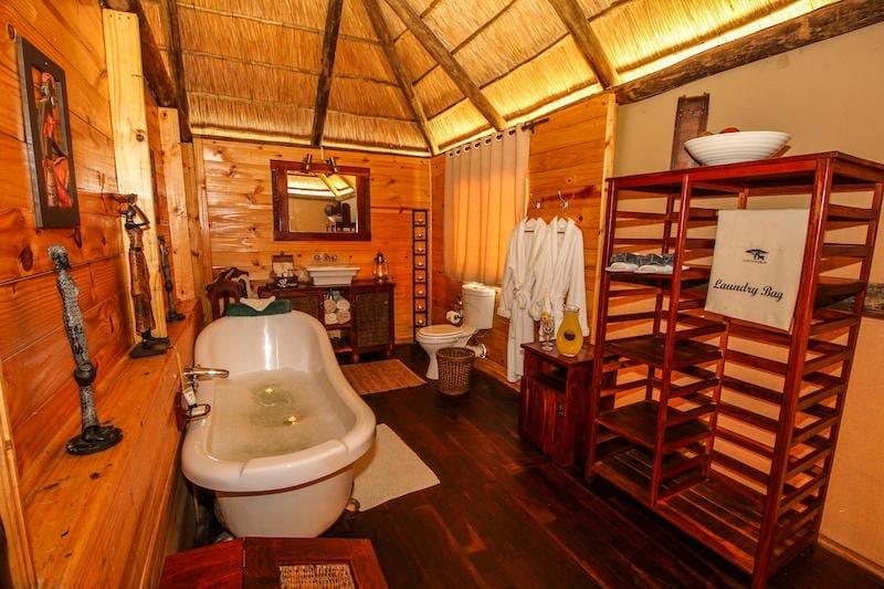 Zimbabwe_Nehimba_bathroom_800x533