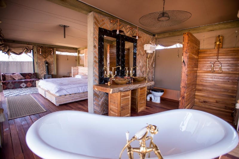 Zimbabwe_Somalisa-Camp_bathroom_800x533