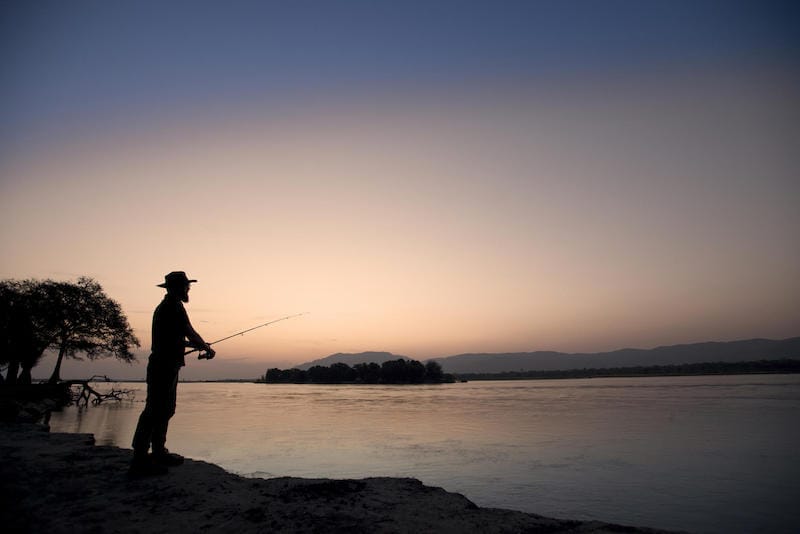 Zimbabwe_Zambezi_Expeditions_fishing_800x534