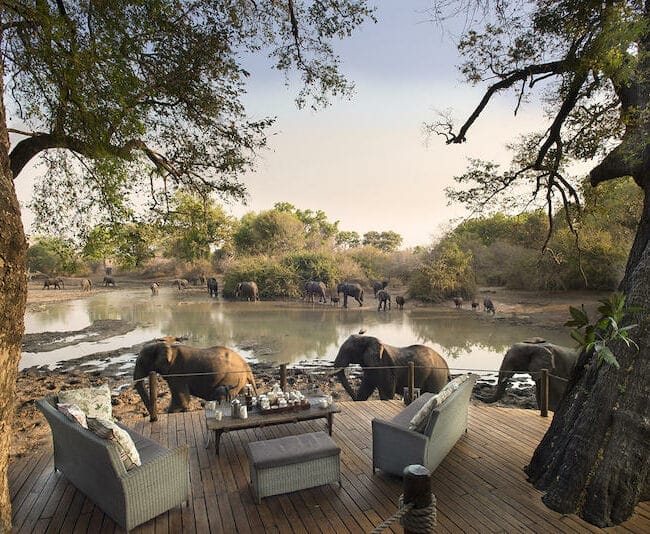 Zimbabwe_kangacamp_deck_800x534