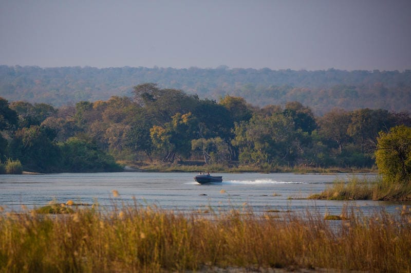 Zimbabwe_mpalajena_boating_800x533