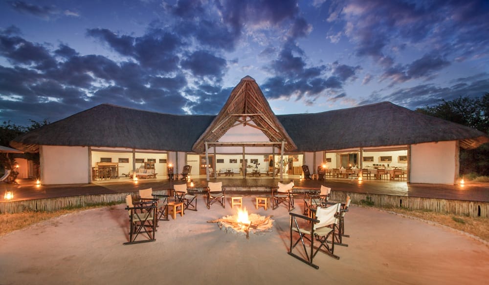 kwando_nxai_pan_evening_camp_fire_3