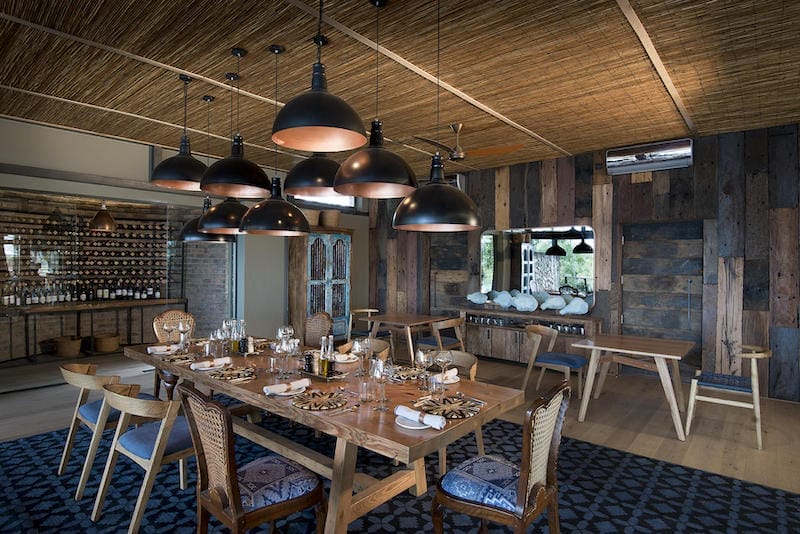 zambia_thorntree_river_lodge_dining_800x534