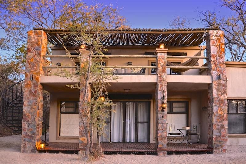 zimbabwe_camelthorn_forestvilla_800x533