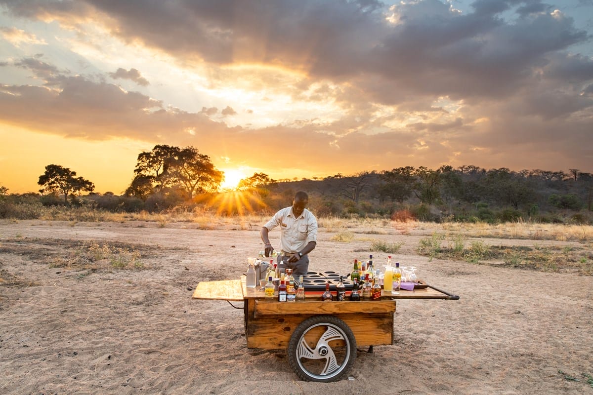 9-kwihala-bush-bar-at-sunset