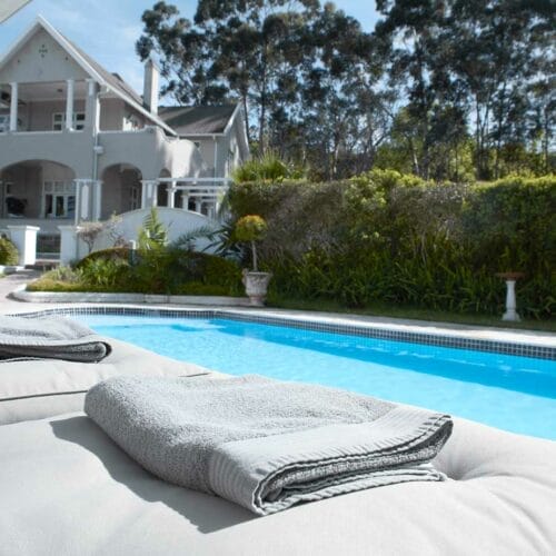 parkes manor pool area