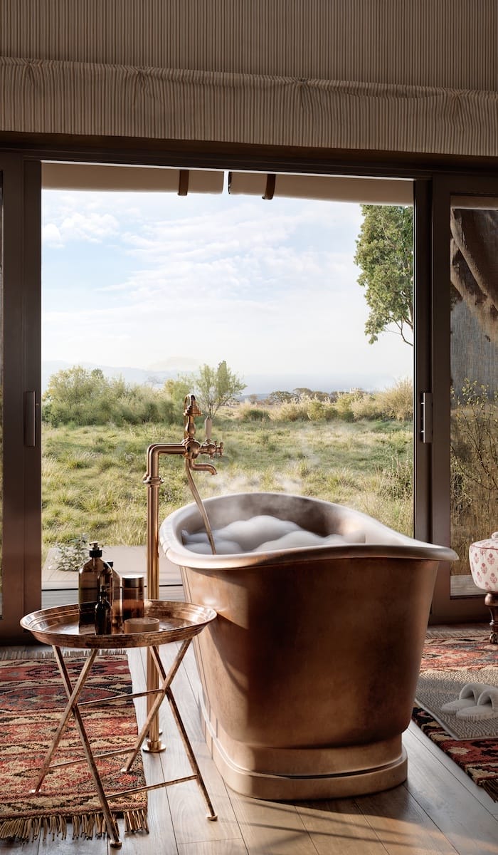 Paradise Plains Bathtub | Gamewatchers Safaris Paradise Plains Bathtub