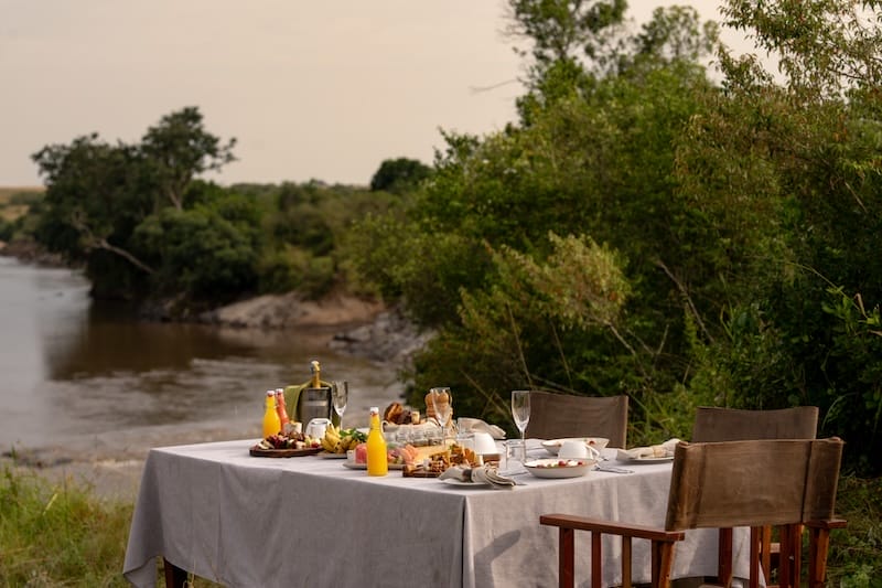 Entim Camp Riverside Dining