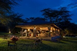 The Cliff - Dining and fire pit