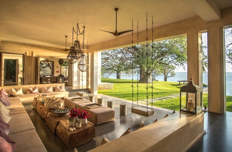 Sirai Beach House - Sunken Lounge